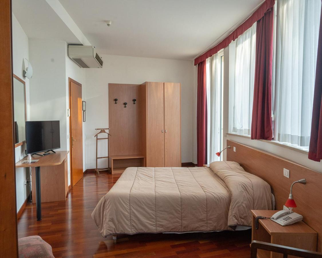 Hotel All’Oasi Paese Buitenkant foto